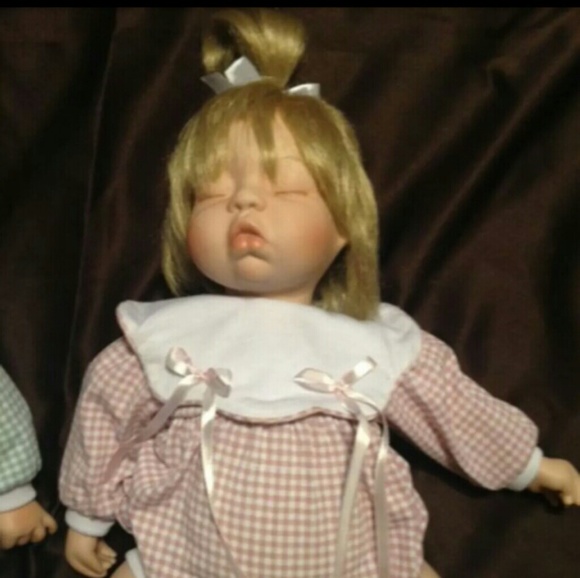 Diane Bucki porcelain collector dolls - Picture 2 of 4